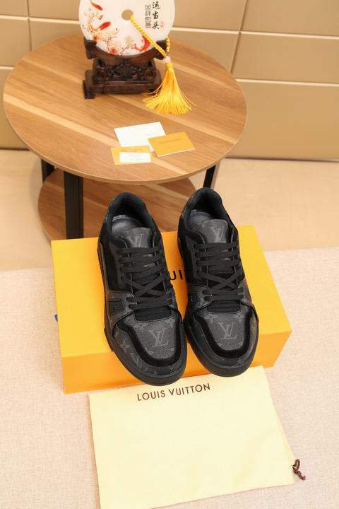 Picture of Louis Vuitton Shoes _SKULVsz38-45jyh092315085